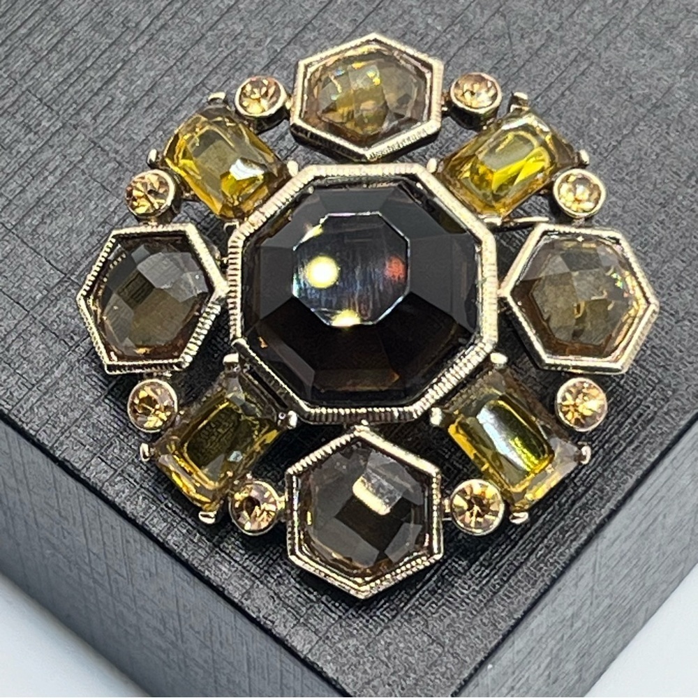 MONET VTG 80's Signed Maltese Cross Floral Brooch 1.5"